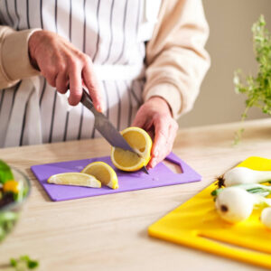 bergtunga chopping board set of 2 bright yellow lilac 1464202 pe994644 s5 800x800